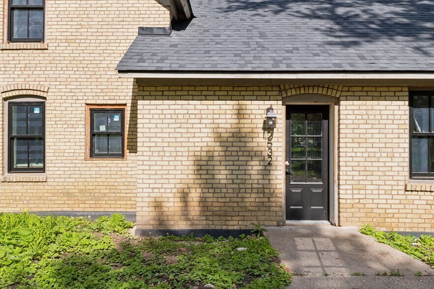 Building Photo - 2532 Eitel Rd