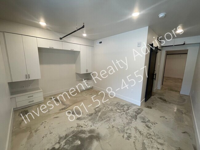 Building Photo - 1172 Graystone Way