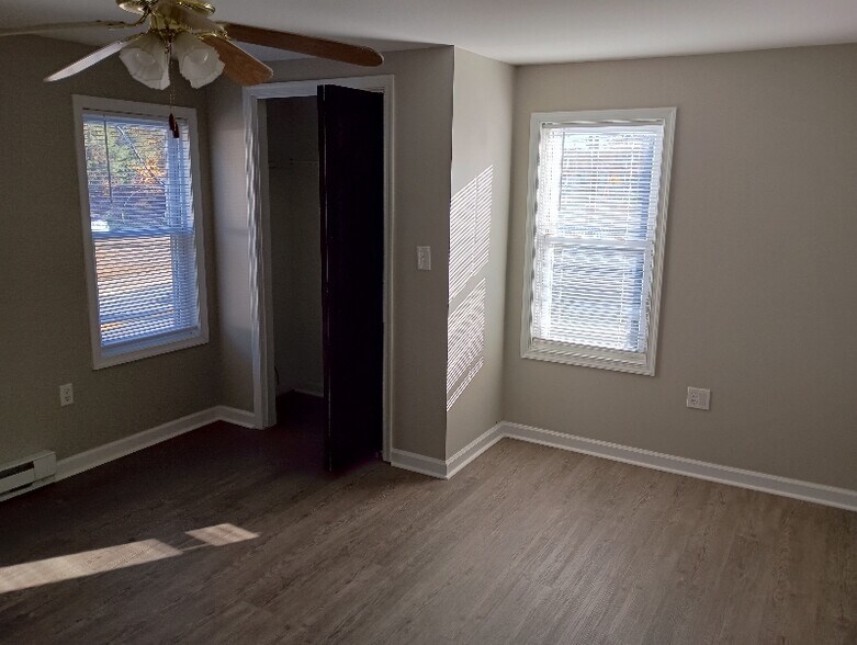 Building Photo - 179 Main St