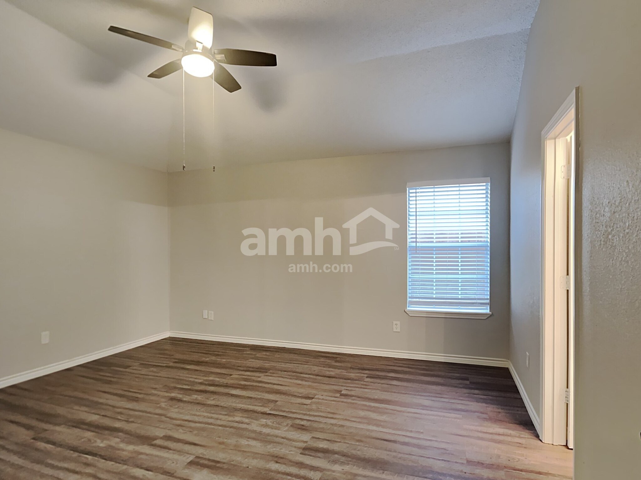 Building Photo - 11907 Santa Fe Trl