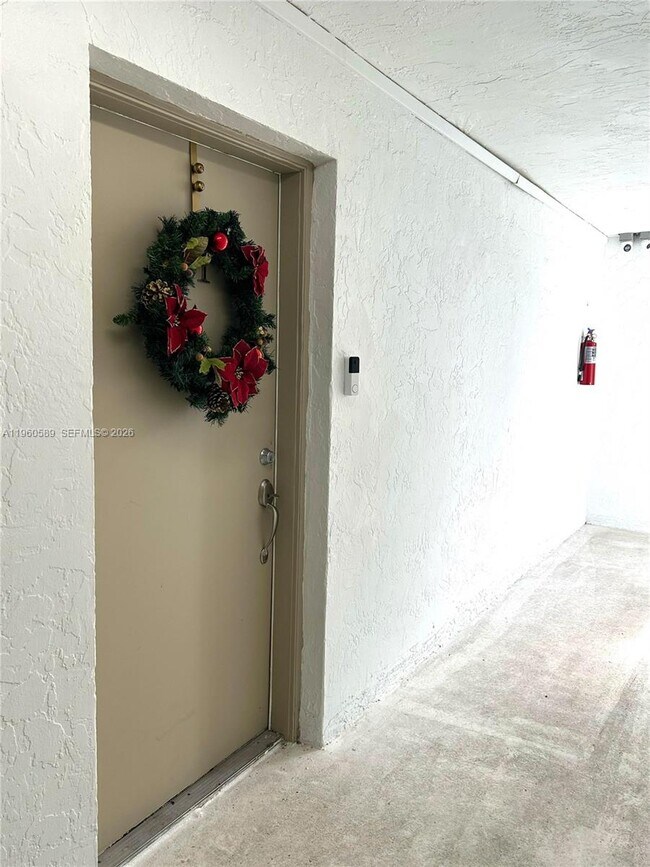 Building Photo - 910 Michigan Ave