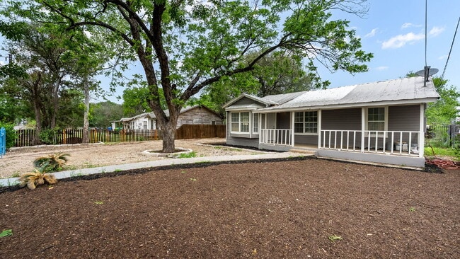 Building Photo - 1135 Ceralvo St