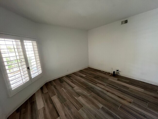 Building Photo - Long Term - 3 Bed 2 Bath in Desert Falls!