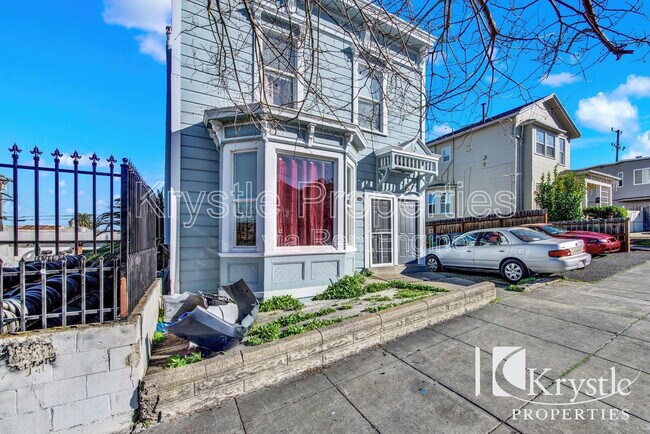 Building Photo - 730 Florida St