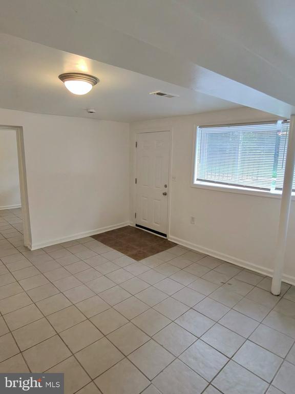 Building Photo - 407 Lebaum St SE