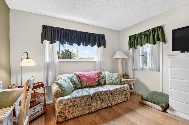 Building Photo - 3425 Via Poinciana