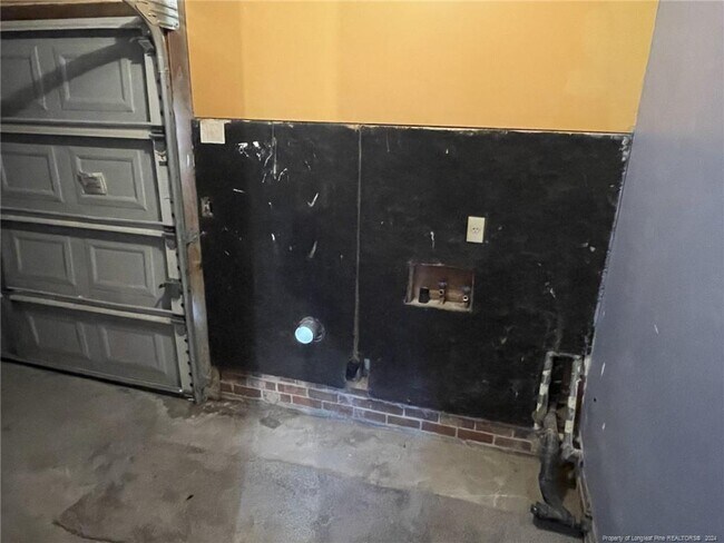 Building Photo - 323 Cadmium Ct