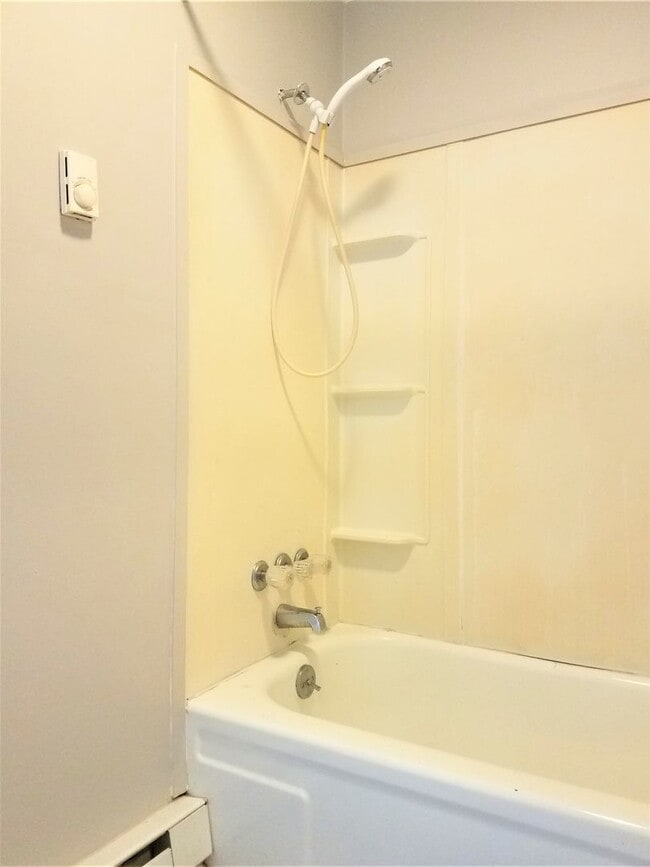 Building Photo - 109 Forest Lake Ln