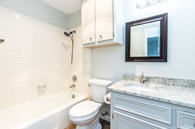 Building Photo - 2/2 in Frenship Schools. LOCATION! 1/2 off first months rent!