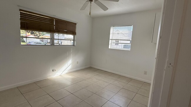 Building Photo - 212 NW 8th Ave