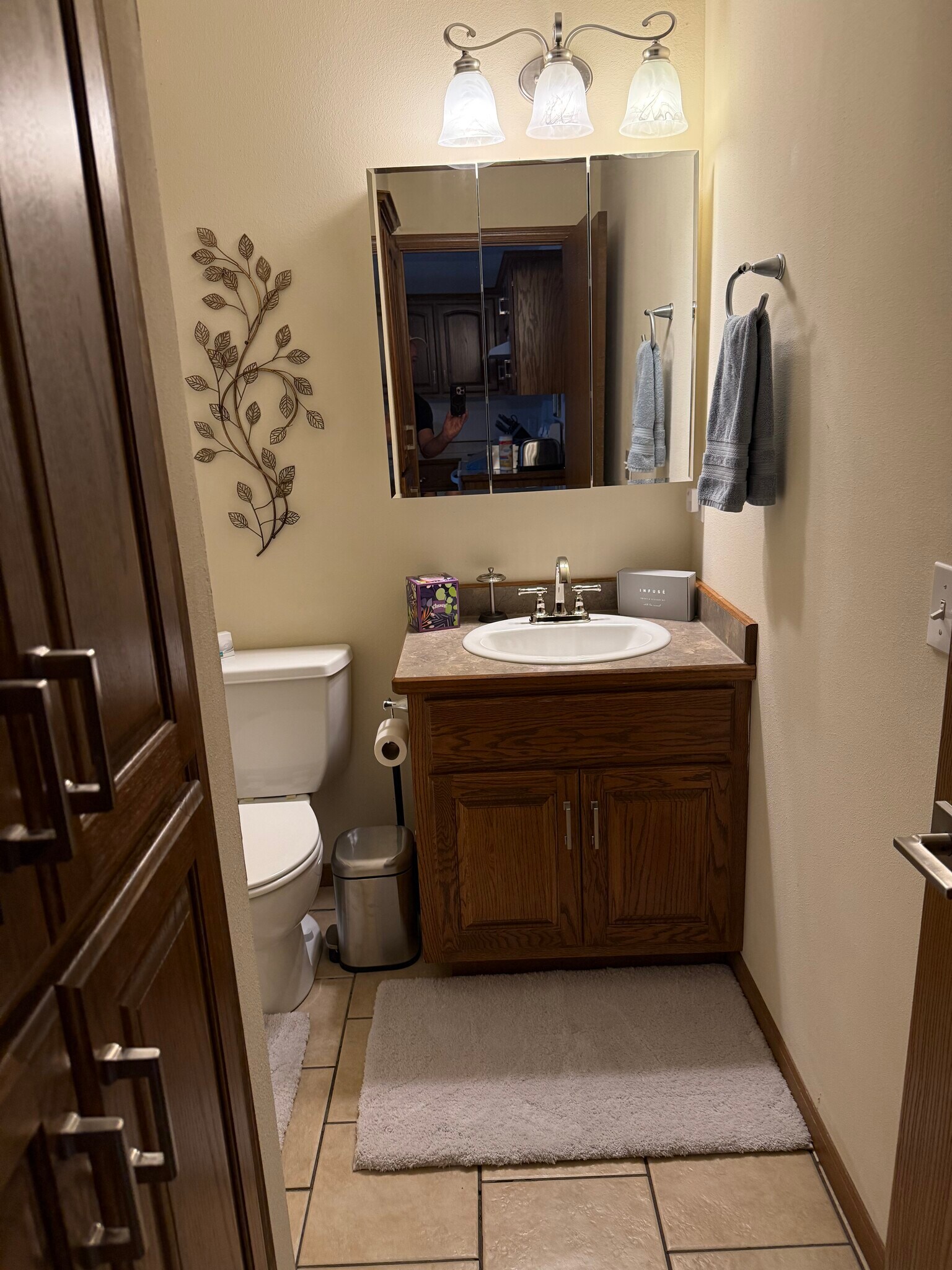 2220-F - Sanibel Executive Suites