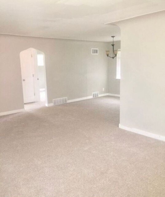 Family Room - 3350 Kearney St