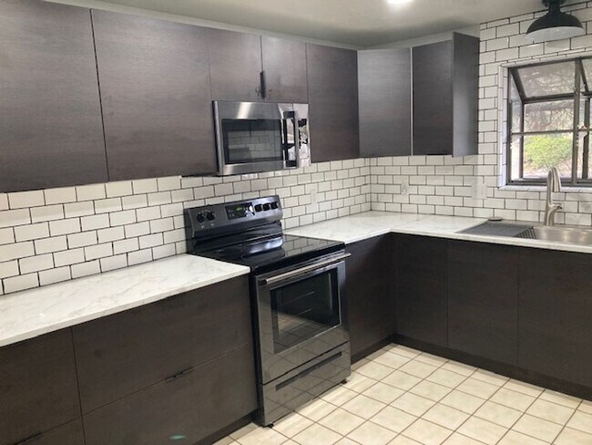 Building Photo - 1501 E Shenandoah Ct