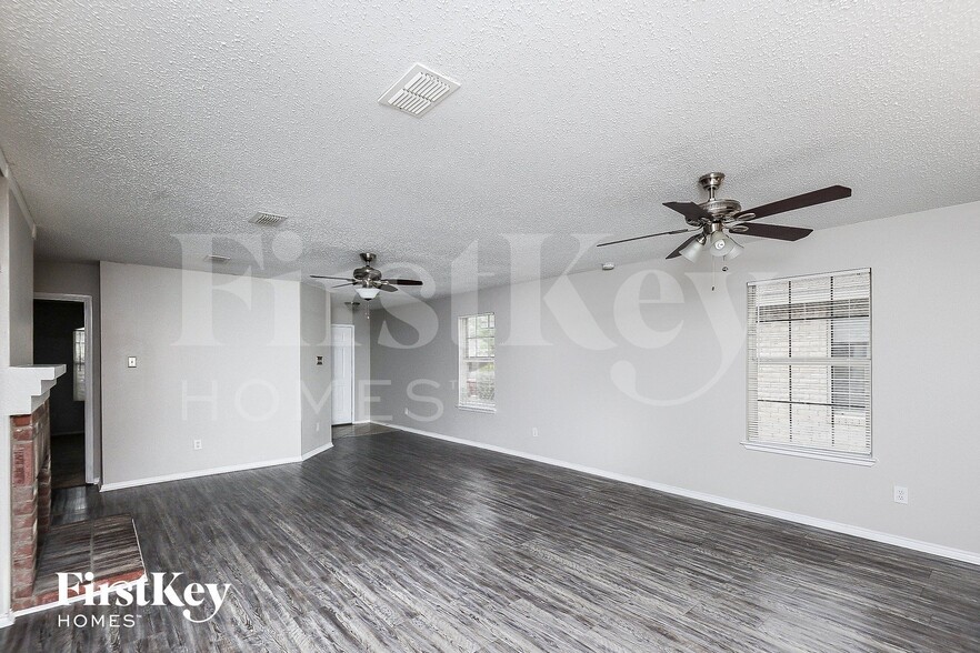 Building Photo - 8771 Cove Meadow Ln