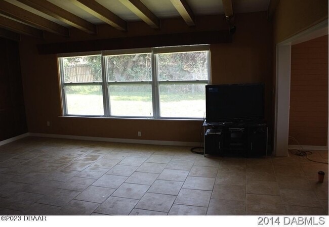 Building Photo - 2537 Coral Way W