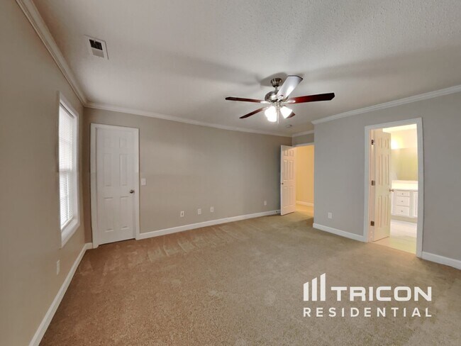 Building Photo - 750 Northview Dr