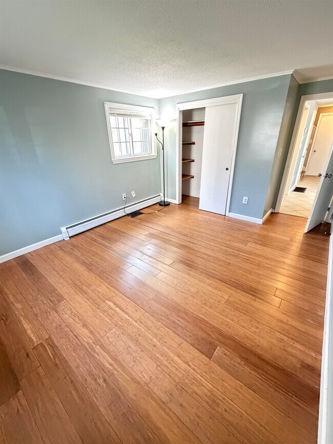 Building Photo - 76 Ode Way