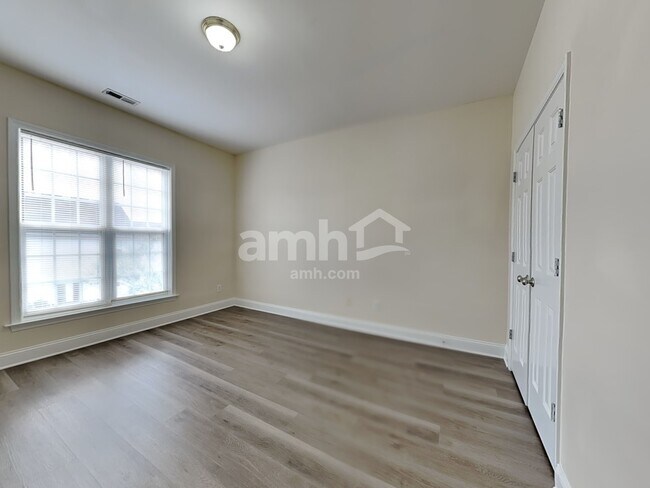 Building Photo - 112 Spalding Ln