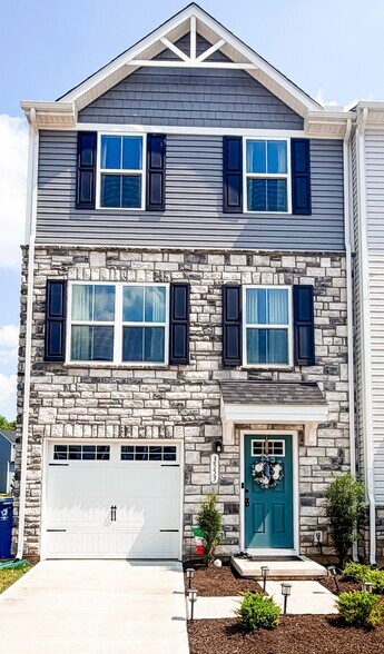 Building Photo - 3553 Conifer Cir