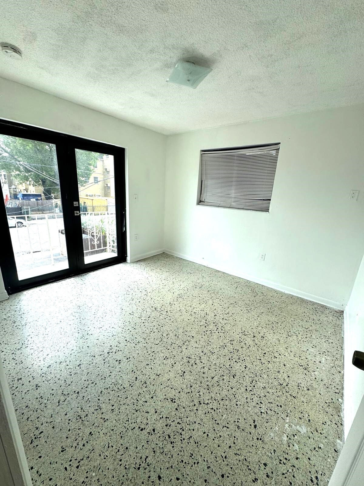 Building Photo - 430 NW 9th Ave