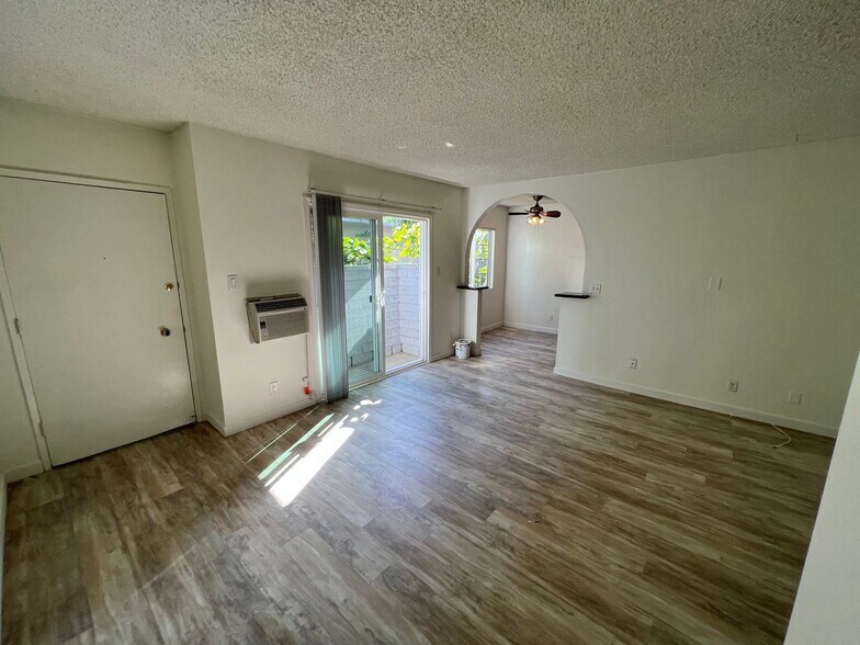 Building Photo - 12236 Pacific Ave