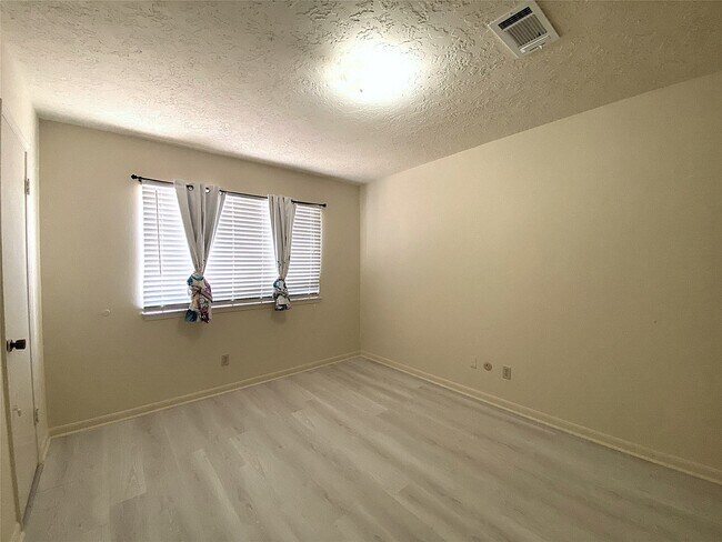 Building Photo - 9515 Hendon Ln