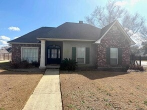 Building Photo - 10630 Hilltree Dr