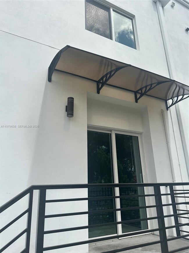 Building Photo - 3300 NW 19th Ave