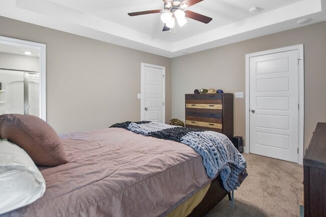 Building Photo - Pet Friendly Three Bedroom!