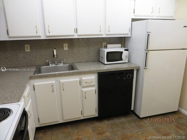 Building Photo - 7900 Camino Cir