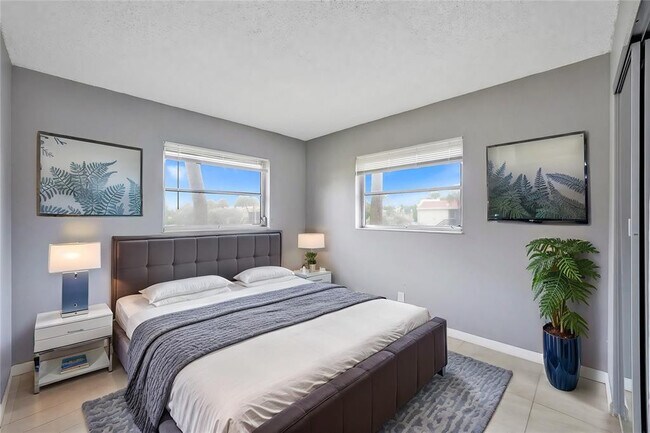 Building Photo - 5186 NE 6th Ave