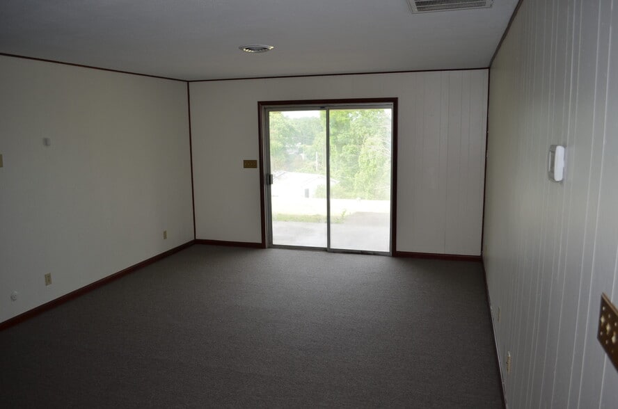 Building Photo - 93 Wonderhill Dr