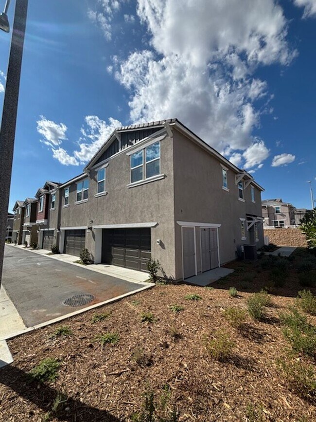 Ready Now! Beautiful Wildomar Condo 3 Bed... - Ready Now! Beautiful Wildomar Condo  3 Bed...