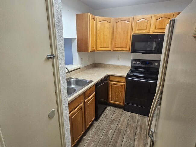 Building Photo - 3609 W Northgate Dr