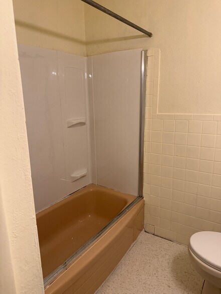 Building Photo - 6419 Tulip St