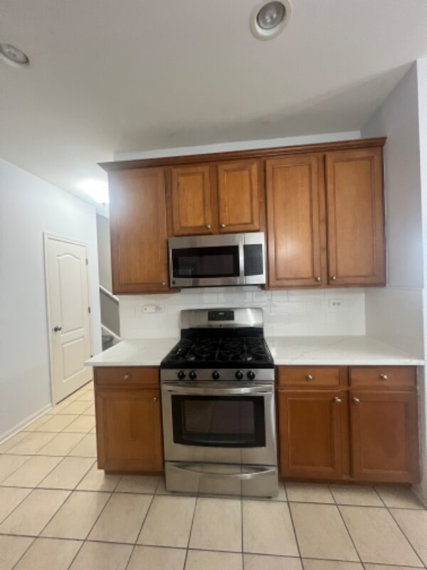 Building Photo - 524 Majestic Ln