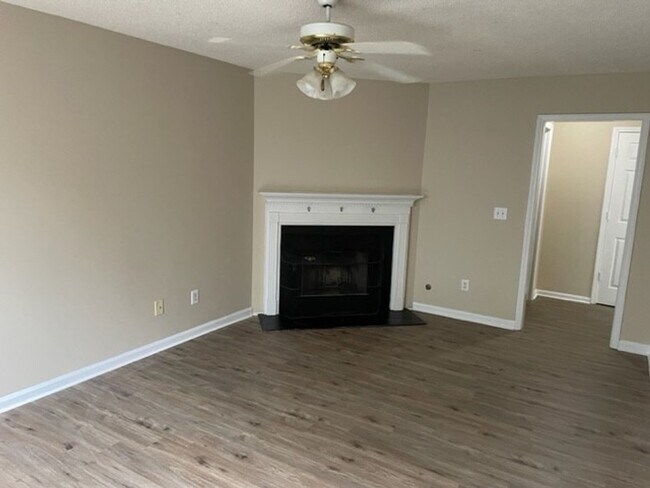 Building Photo - **MOVE IN WITH NO SECURITY DEPOSIT**8205 Autumn Greene Dr: Spacious 4 BR, 2.5 BA home only 2 mile...