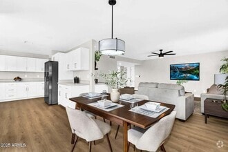 Building Photo - 25810 S Boxwood Dr