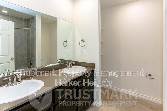 Building Photo - 2328 Duntov Dr