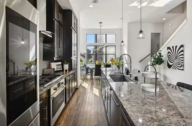 Building Photo - 2830 Clay St