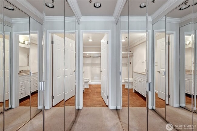 Building Photo - 2Bd/2Ba Bellevue Condo