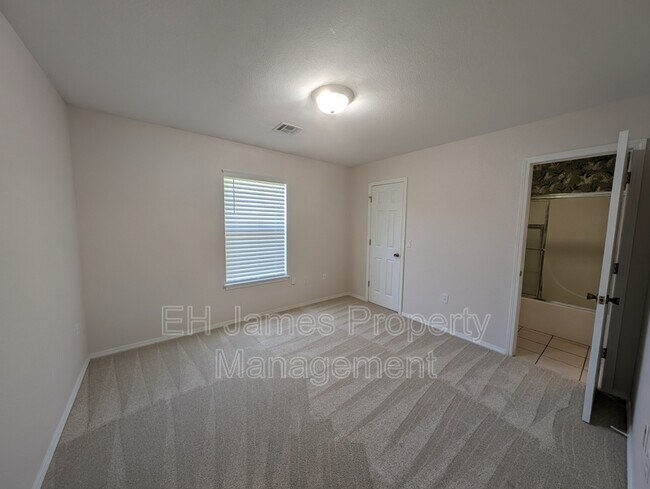 Building Photo - 6947 E 46th Pl