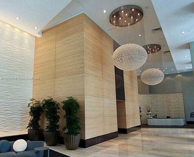 Building Photo - 950 Brickell Bay Dr