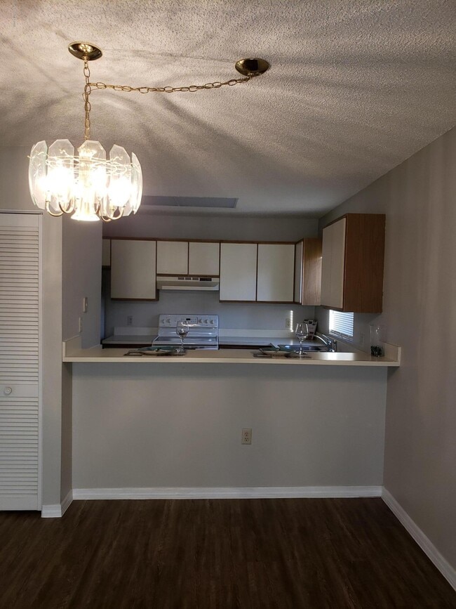 Building Photo - 139 McNeela Dr