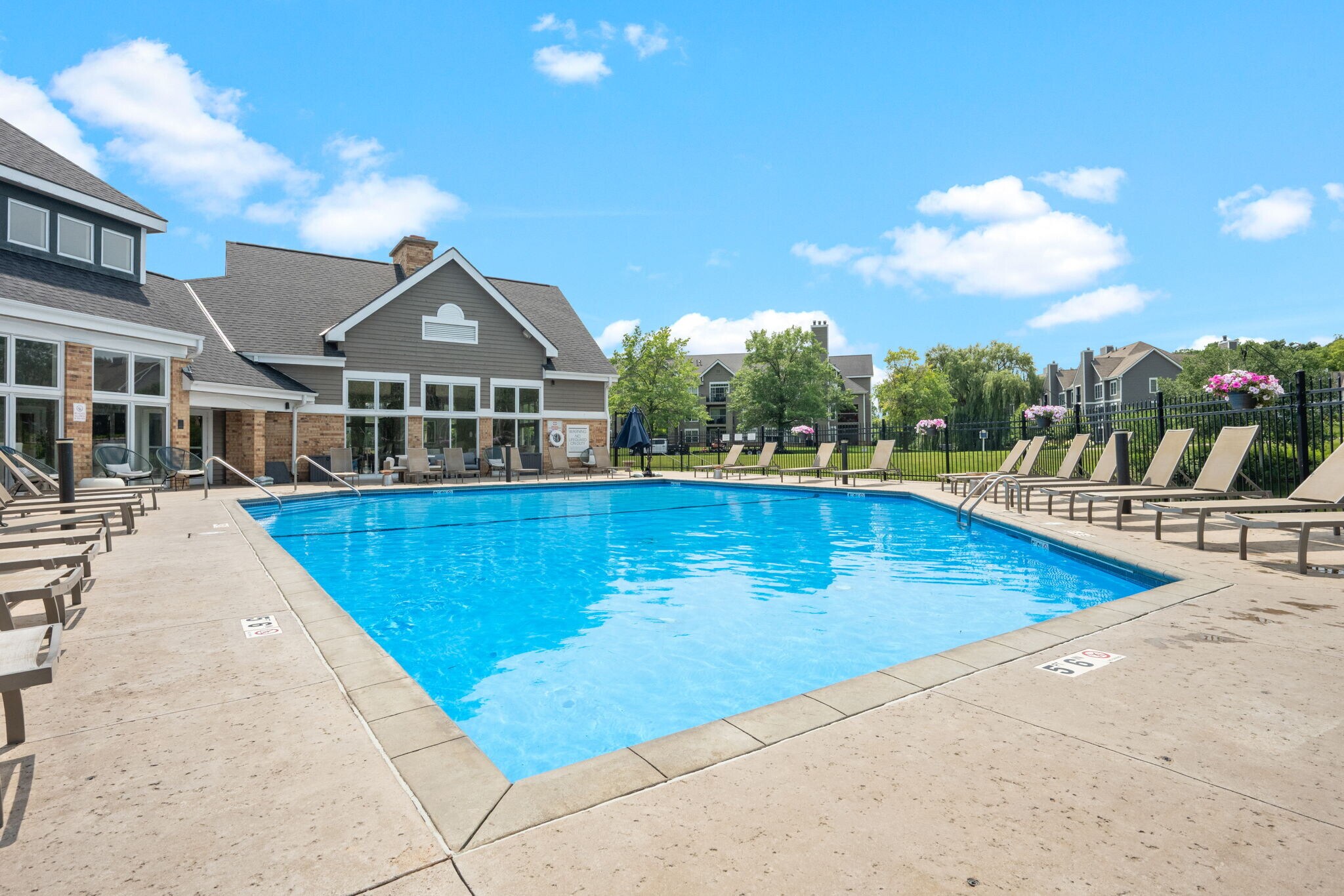 Building Photo - 6155 Chasewood Pky