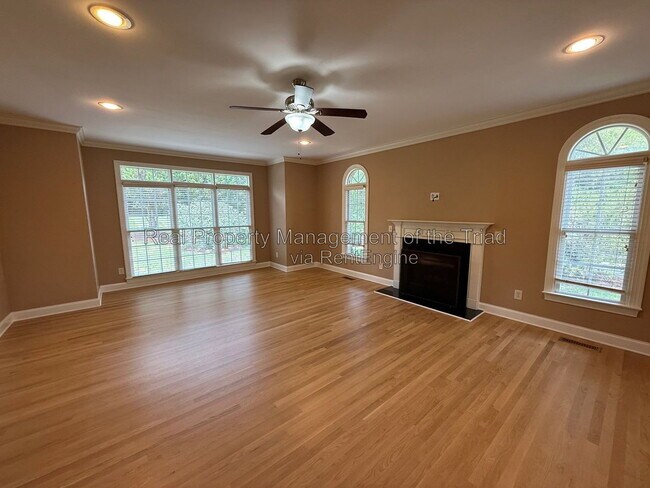 Building Photo - 1016 Longhorn Ct
