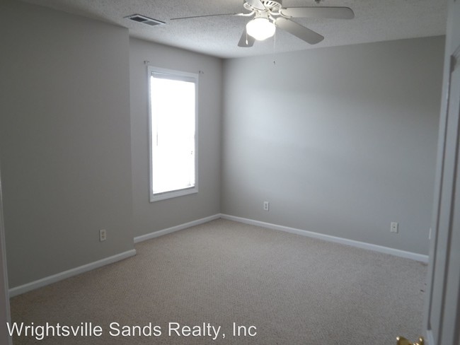 Building Photo - 2 br, 2 bath House - 805 March Court Unit K