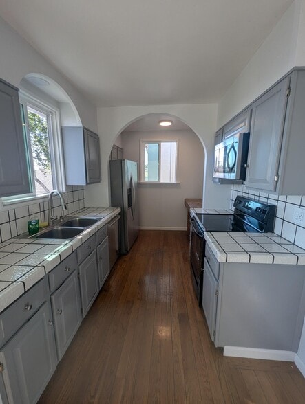kitchen - 16650 Rolando Ave
