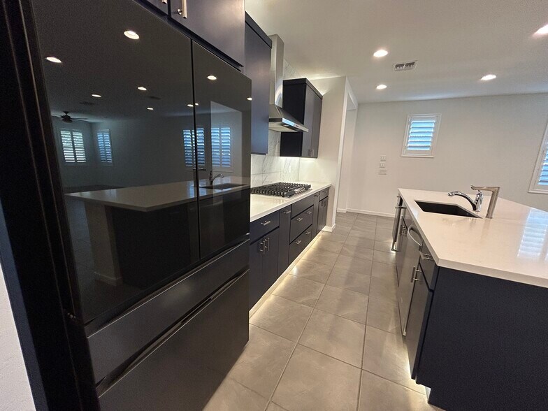 Building Photo - 21357 E Macaw Dr