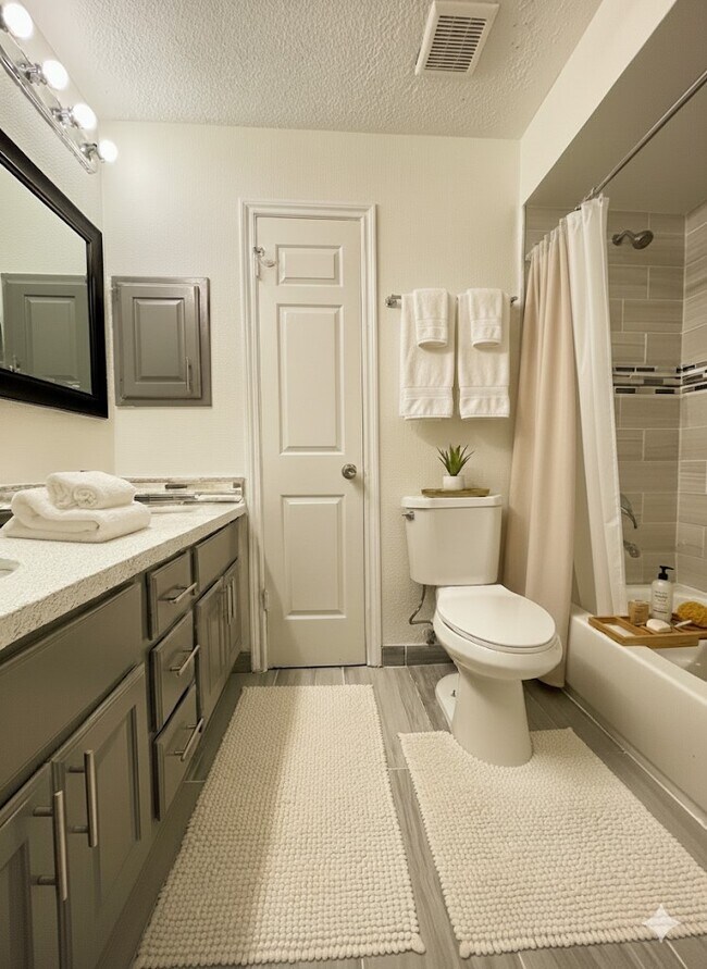 Building Photo - 16906 Scenic Lakes Way